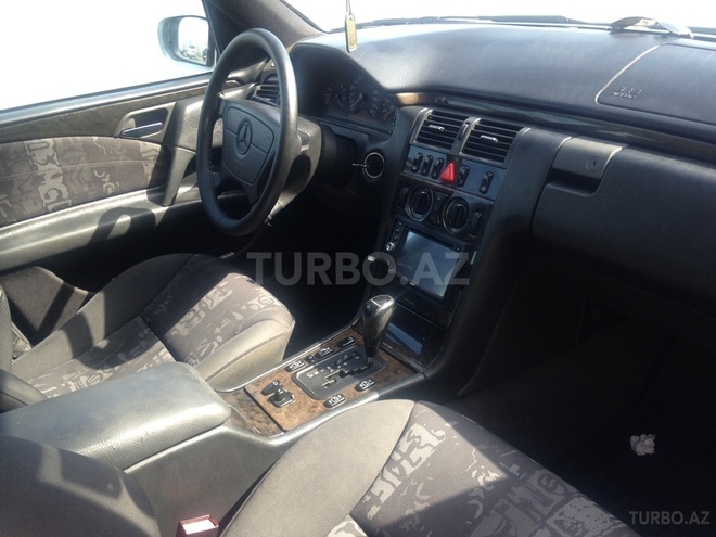 Mercedes E 320 1998, 320,000 km - 3.2 l - Bakı