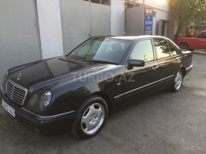 Mercedes E 240 1999, 218,000 km - 2.4 l - Bakı