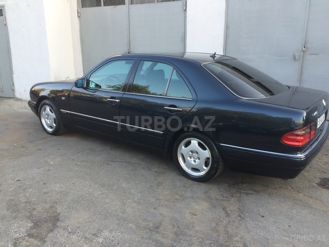Mercedes E 240 1999, 218,000 km - 2.4 l - Bakı