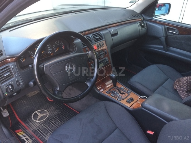 Mercedes E 240 1999, 218,000 km - 2.4 l - Bakı