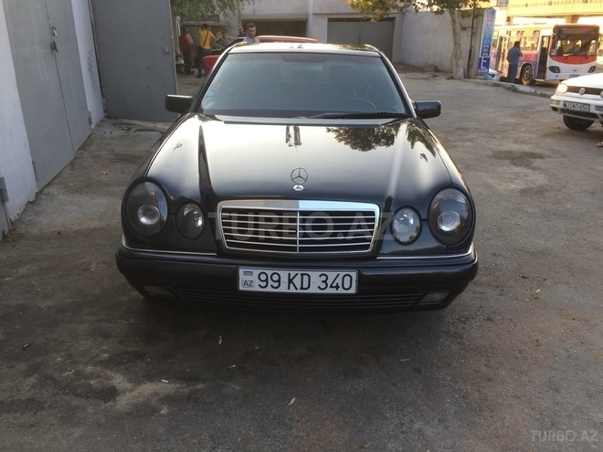 Mercedes E 240 1999, 218,000 km - 2.4 l - Bakı
