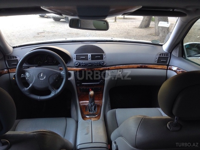 Mercedes E 320 2002, 205,000 km - 3.2 л - Bakı