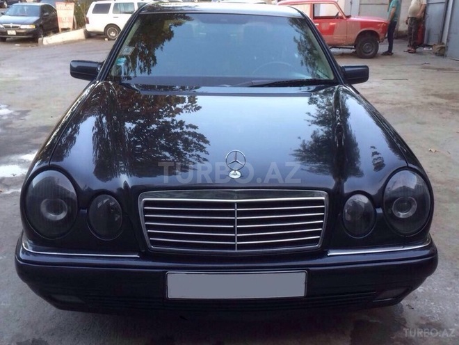 Mercedes E 240 1999, 217,000 km - 2.4 l - Bakı