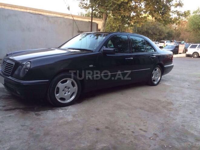 Mercedes E 240 1999, 217,000 km - 2.4 l - Bakı
