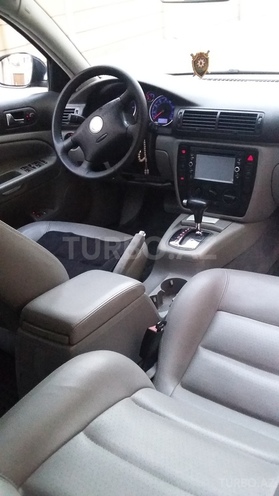 Volkswagen Passat 2004, 220,000 km - 1.8 l - Bakı