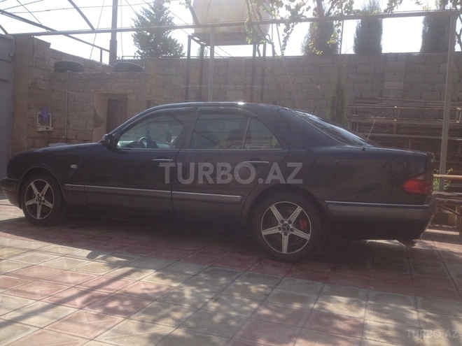 Mercedes E 320 1996, 163,000 km - 3.2 l - Bakı