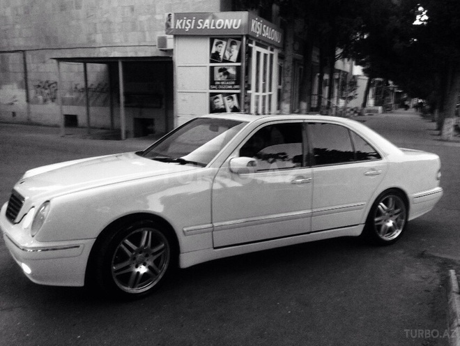 Mercedes E 320 2001, 150,000 km - 0.3 l - Bakı