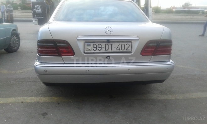 Mercedes E 220 1998, 286,200 km - 2.2 l - Bakı