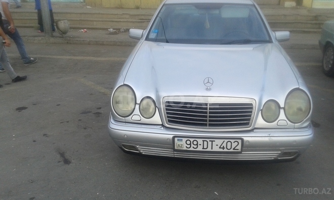 Mercedes E 220 1998, 286,200 km - 2.2 l - Bakı