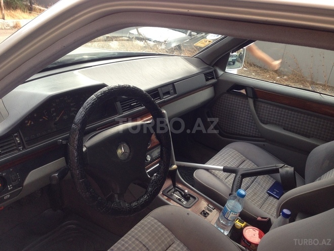 Mercedes E 230 1992, 477,230 km - 2.3 л - Bakı
