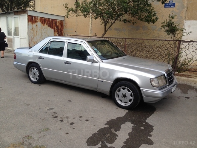 Mercedes E 230 1992, 477,230 km - 2.3 л - Bakı