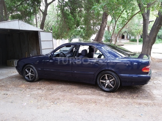 Mercedes E 240 2000, 179,800 km - 2.6 l - Bakı