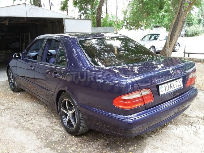 Mercedes E 240 2000, 179,800 km - 2.6 l - Bakı