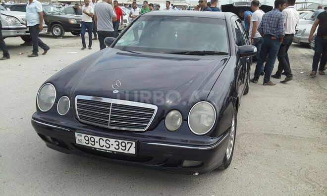 Mercedes E 220 2000, 265,000 km - 2.2 l - Bakı