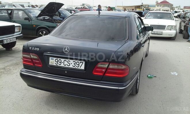 Mercedes E 220 2000, 265,000 km - 2.2 l - Bakı