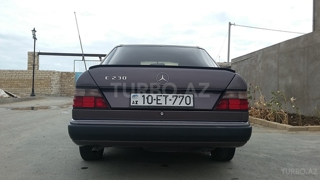 Mercedes E 250 1991, 390,000 km - 2.5 l - Bakı