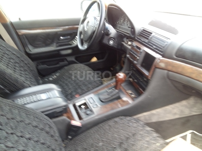 BMW 735 1998, 300,000 km - 3.5 l - Sumqayıt