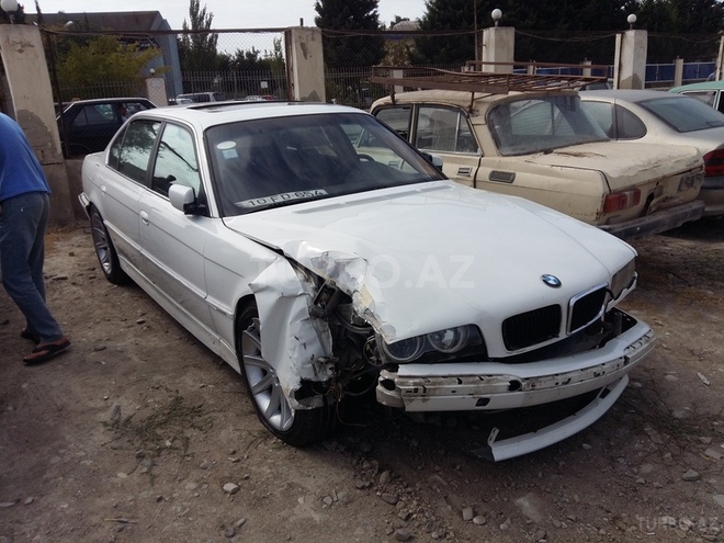 BMW 735 1998, 300,000 km - 3.5 l - Sumqayıt