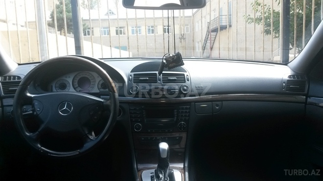 Mercedes E 270 2002, 205,310 km - 2.7 l - Bakı