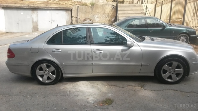 Mercedes E 270 2002, 205,310 km - 2.7 l - Bakı