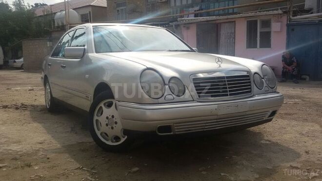 Mercedes E 240 1997, 285,000 km - 2.4 l - Bakı