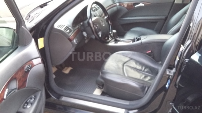 Mercedes E 220 2005, 216,000 km - 2.2 л - Bakı