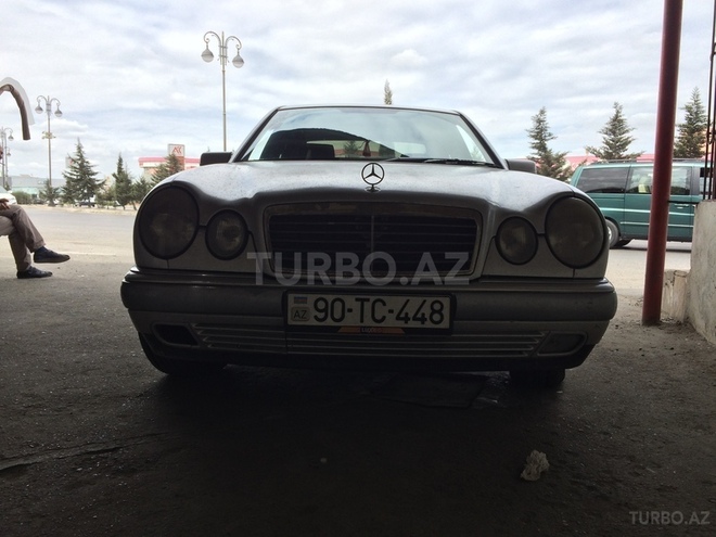 Mercedes E 230 1995, 340,000 km - 0.3 л - Bakı