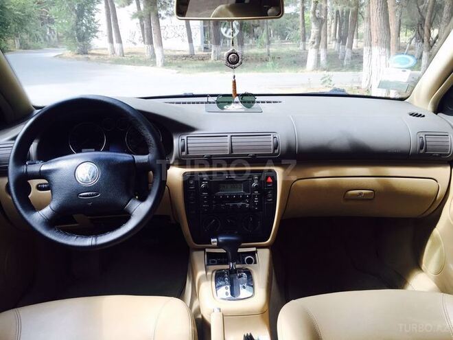 Volkswagen Passat 2004, 128,000 km - 1.8 l - Sumqayıt