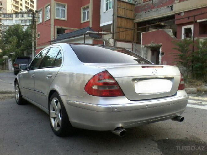 Mercedes E 240 2002, 228,000 km - 2.6 l - Bakı