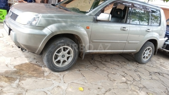 Nissan X-Trail 2002, 122,000 km - 2.0 l - Qazax