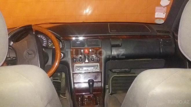 Mercedes E 240 1998, 267,000 km - 2.4 л - Bakı