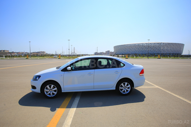 Volkswagen Polo 2015, 24,200 km - 1.6 l - Bakı