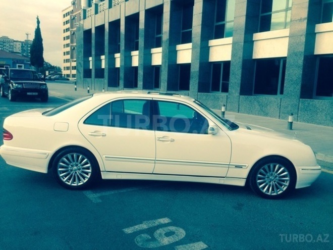 Mercedes E 240 2001, 216,000 km - 2.6 l - Bakı