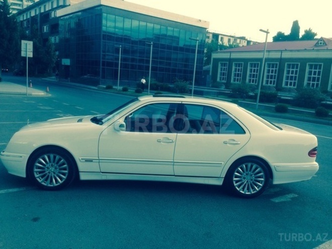 Mercedes E 240 2001, 216,000 km - 2.6 l - Bakı