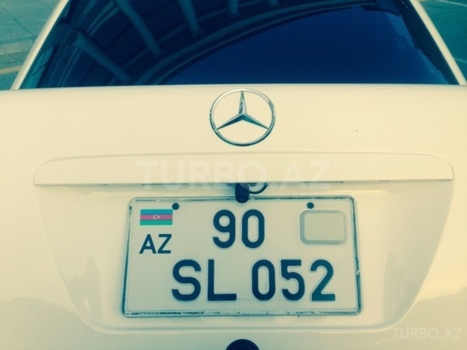 Mercedes E 240 2001, 216,000 km - 2.6 l - Bakı