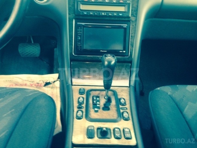 Mercedes E 240 2001, 216,000 km - 2.6 l - Bakı