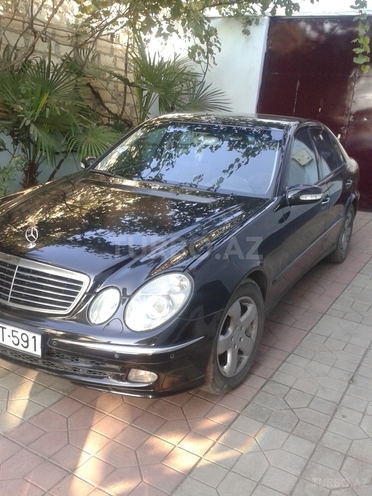 Mercedes E 220 2002, 201,498 km - 2.2 l - Gəncə