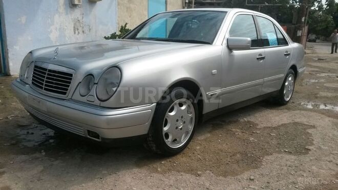 Mercedes E 240 1997, 280,000 km - 2.4 л - Bakı