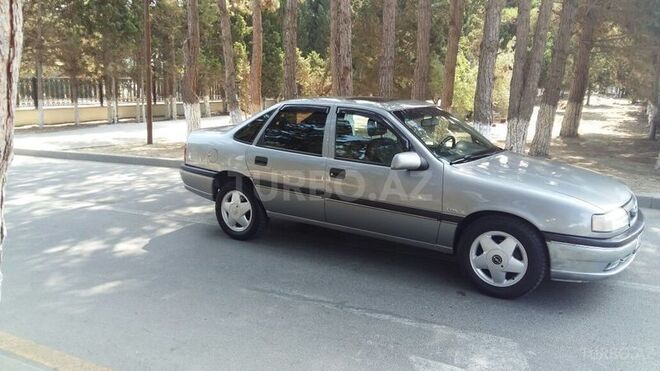 Opel Vectra 1994, 180,000 km - 2.0 л - Sumqayıt