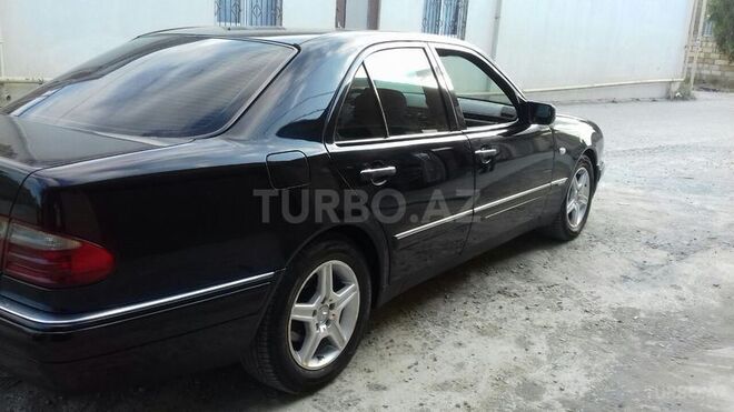 Mercedes E 240 1998, 280,000 km - 2.4 l - Sumqayıt