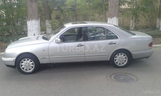 Mercedes E 220 1996, 250,000 km - 2.2 л - Sumqayıt
