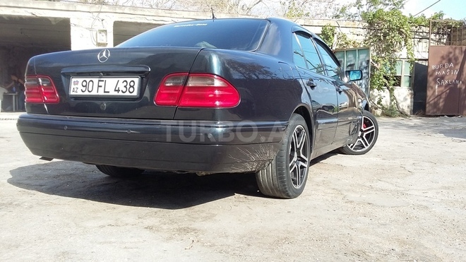 Mercedes E 230 1997, 289,000 km - 2.3 l - Bakı