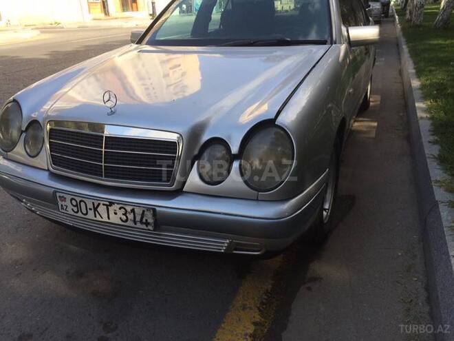 Mercedes E 220 1998, 123,456 km - 2.2 l - Sumqayıt