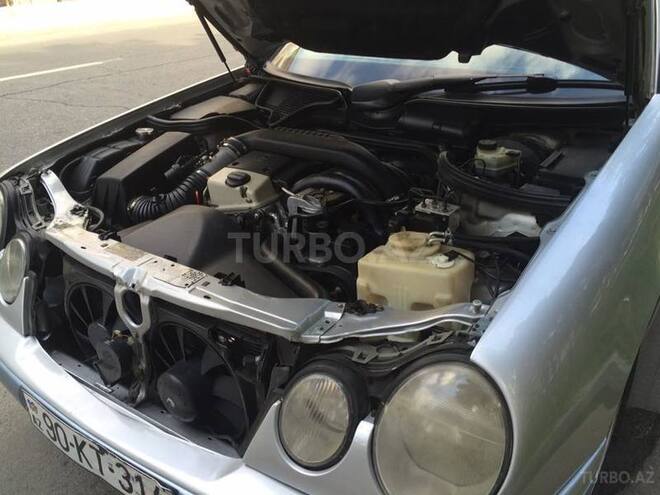 Mercedes E 220 1998, 123,456 km - 2.2 l - Sumqayıt