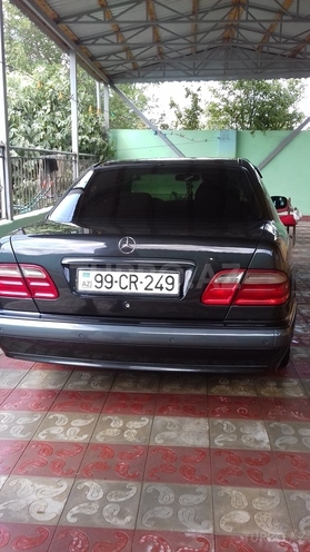 Mercedes E 220 1999, 255,000 km - 2.2 l - Bakı