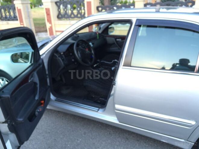 Mercedes E 270 2001, 390,000 km - 2.7 l - Oğuz