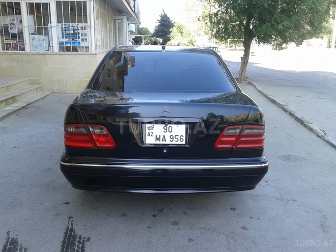 Mercedes E 320 2001, 254,000 km - 3.2 l - Bakı