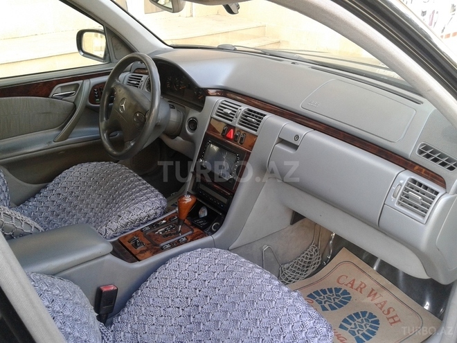 Mercedes E 320 2001, 254,000 km - 3.2 l - Bakı