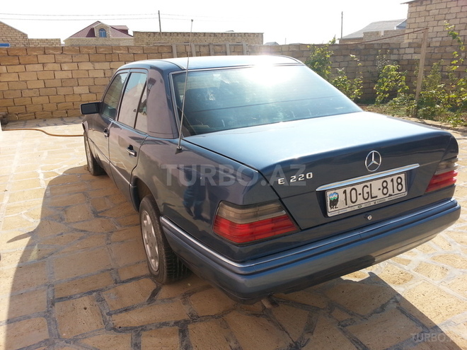 Mercedes E 220 1993, 419,000 km - 2.2 л - Bakı