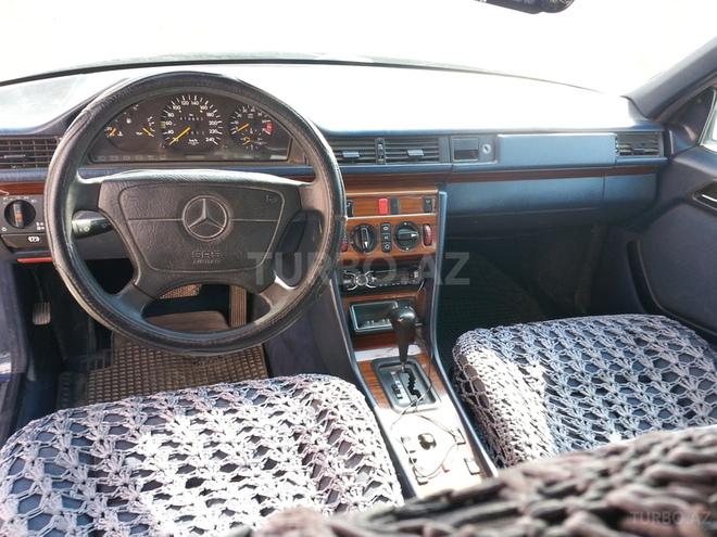 Mercedes E 220 1993, 419,000 km - 2.2 л - Bakı